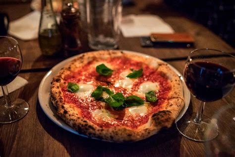 Berlin pizza - CAPVIN PIZZA Neapolitanische Pizza ist Kunst, Tradition & locker-fluffige Lebensfreude, die nicht mal eben nachgebacken werden kann. Wir das köstlichste Original aus Neapel direkt nach …